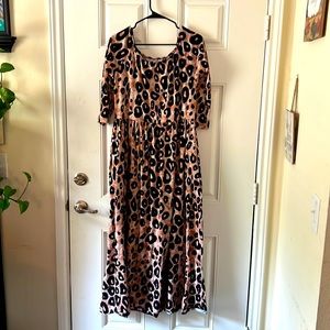 to be worn off or on shoulder elbow length sleeves dressy or casual plus size